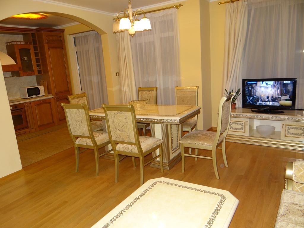 Luxury Versailles Apartments Center Opera Бургас Екстериор снимка