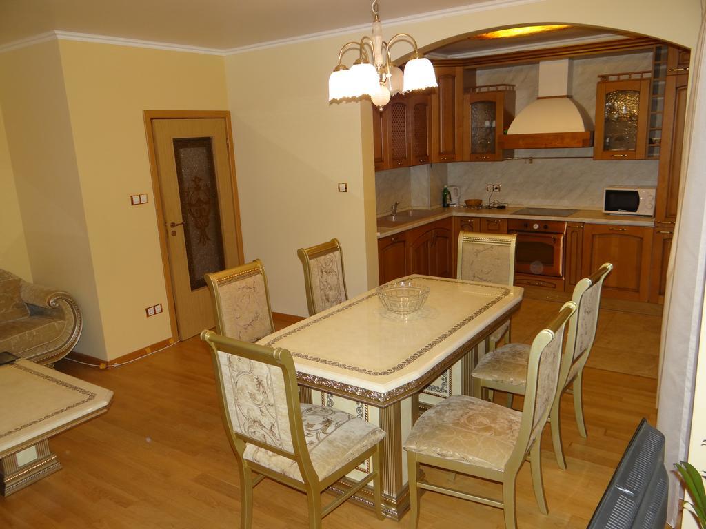Luxury Versailles Apartments Center Opera Бургас Екстериор снимка